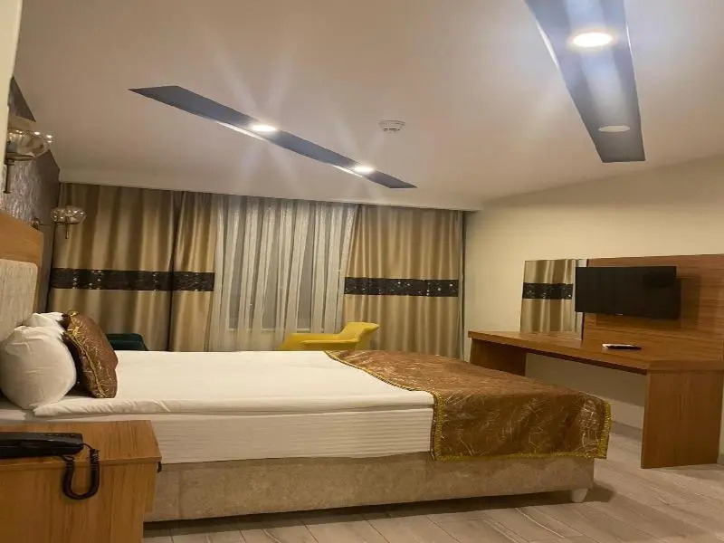 Отель Golden Lux Hotel Antalya в Анталье