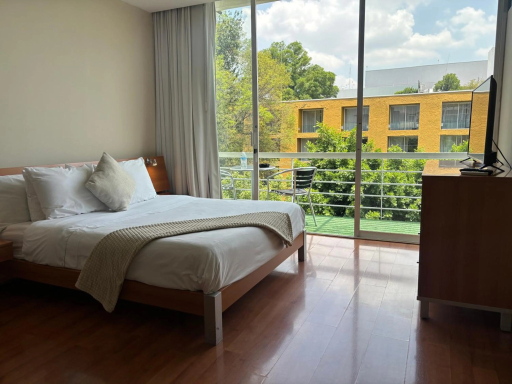 Lombardo Suites — 2