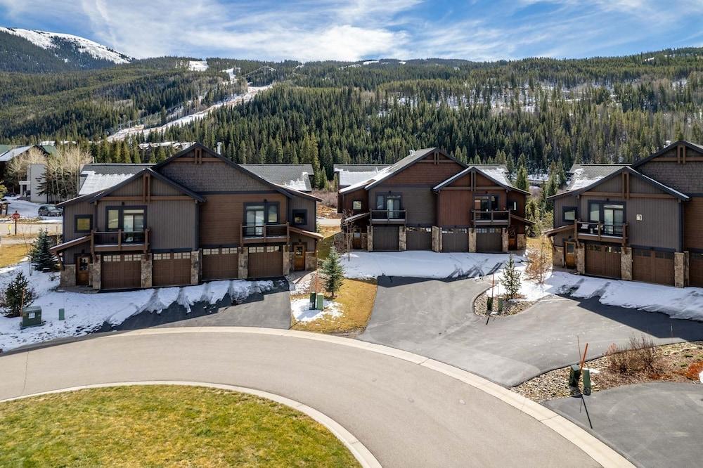39 River Run Townhomes by null