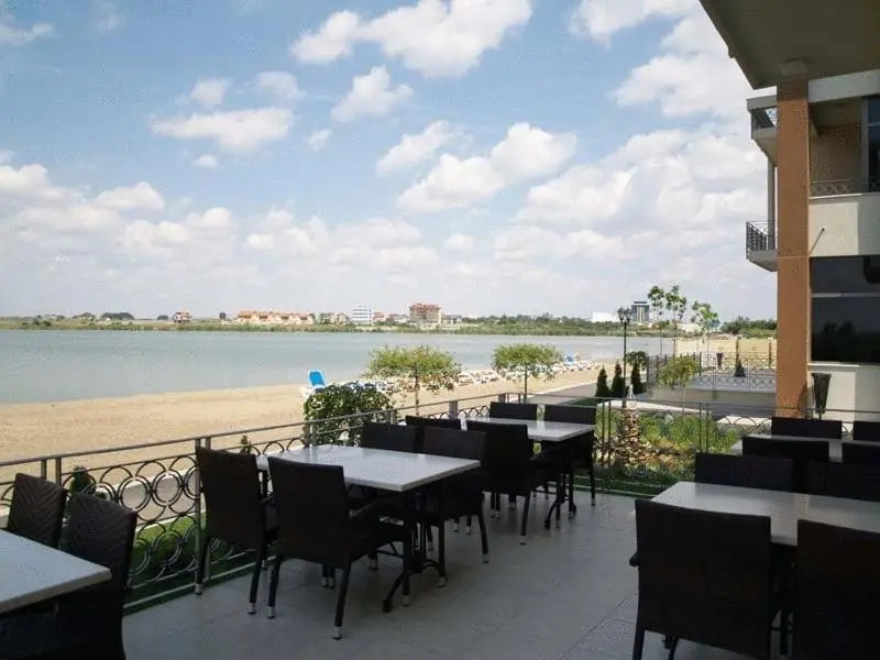 Beach & Waterfront