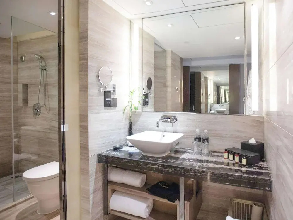 標準雙人房，配有大床