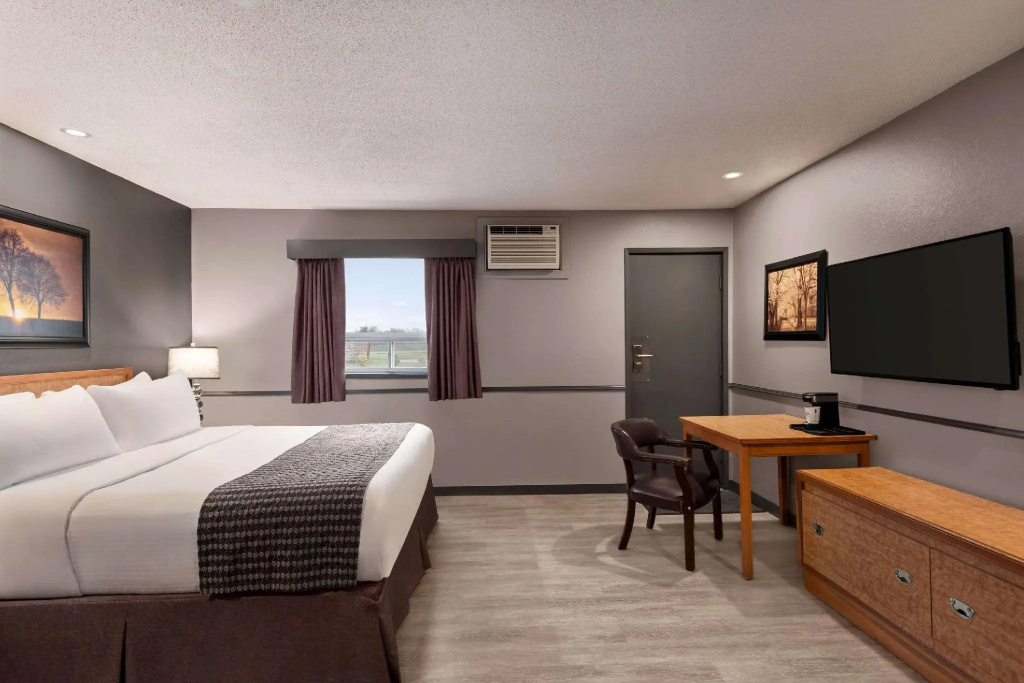 Standard Double room (full double bed)