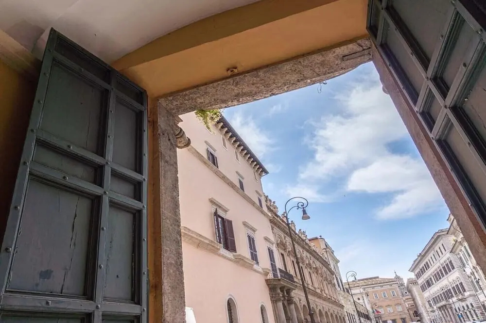 Piazza Venezia Charming Apartment