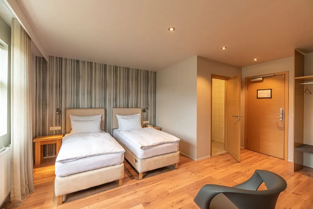 Standard Double Basement room (twin beds)