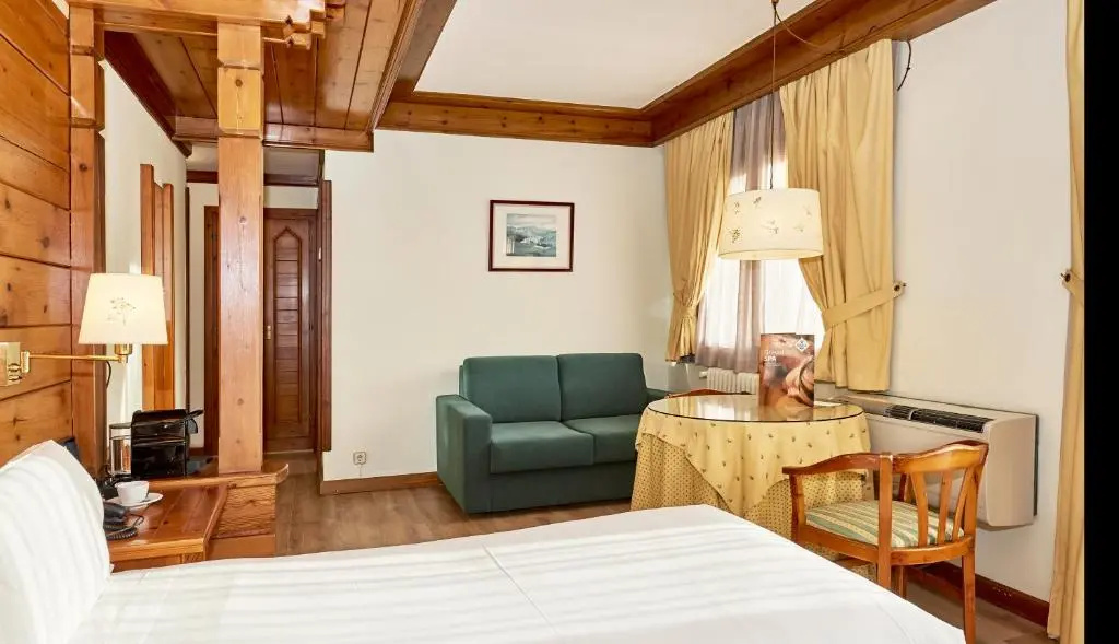 Superior Double room (full double bed)