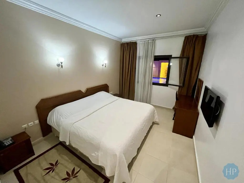 Double room (full double bed)