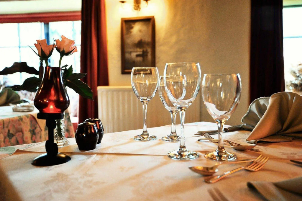 The Barton Cross Hotel - Général
