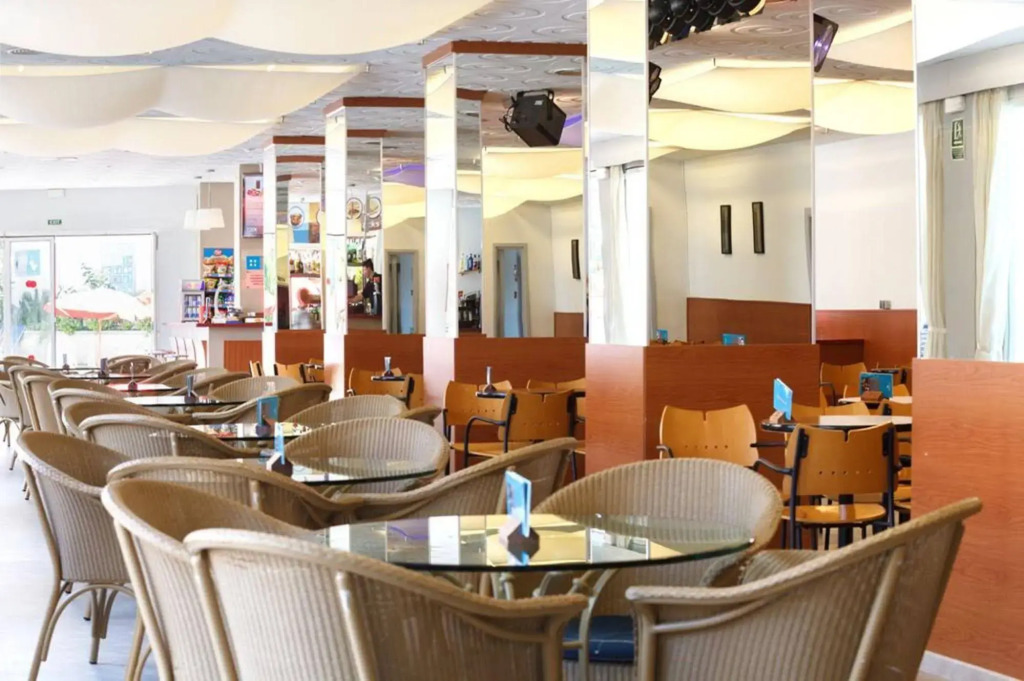 Hotel Oasis Park Splash photo 42