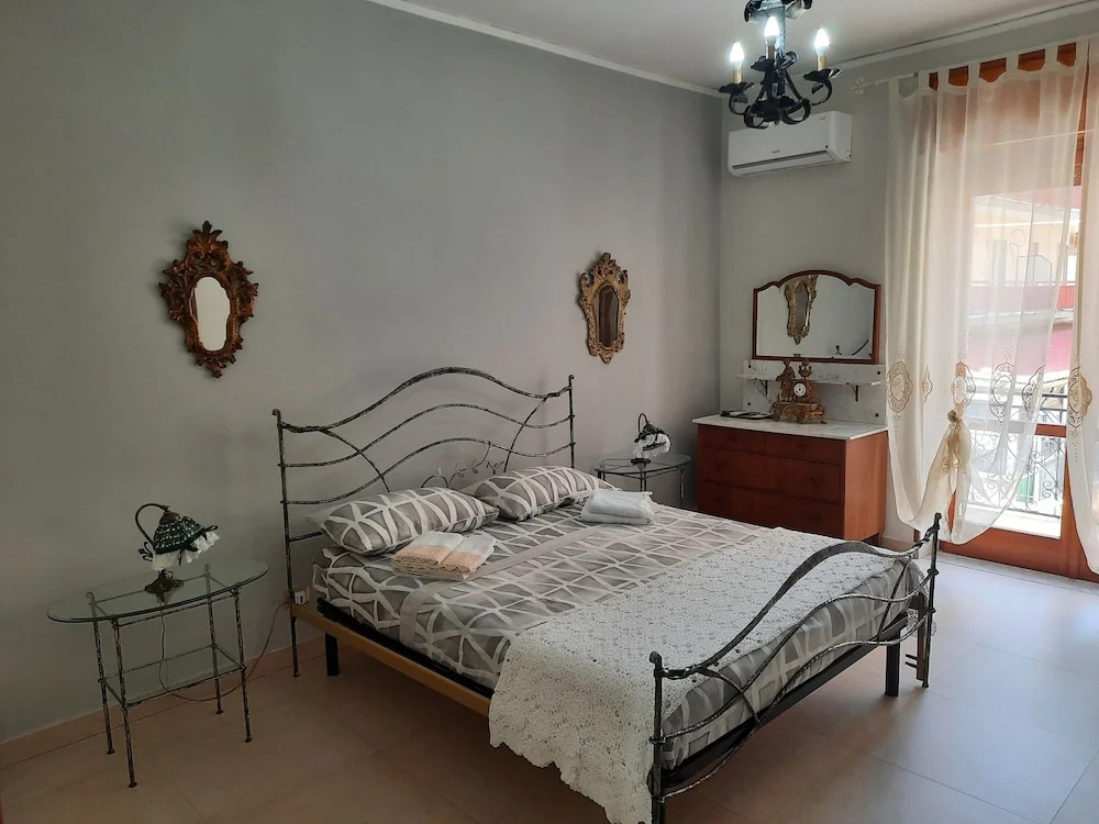 Standard room with balcony and with city view