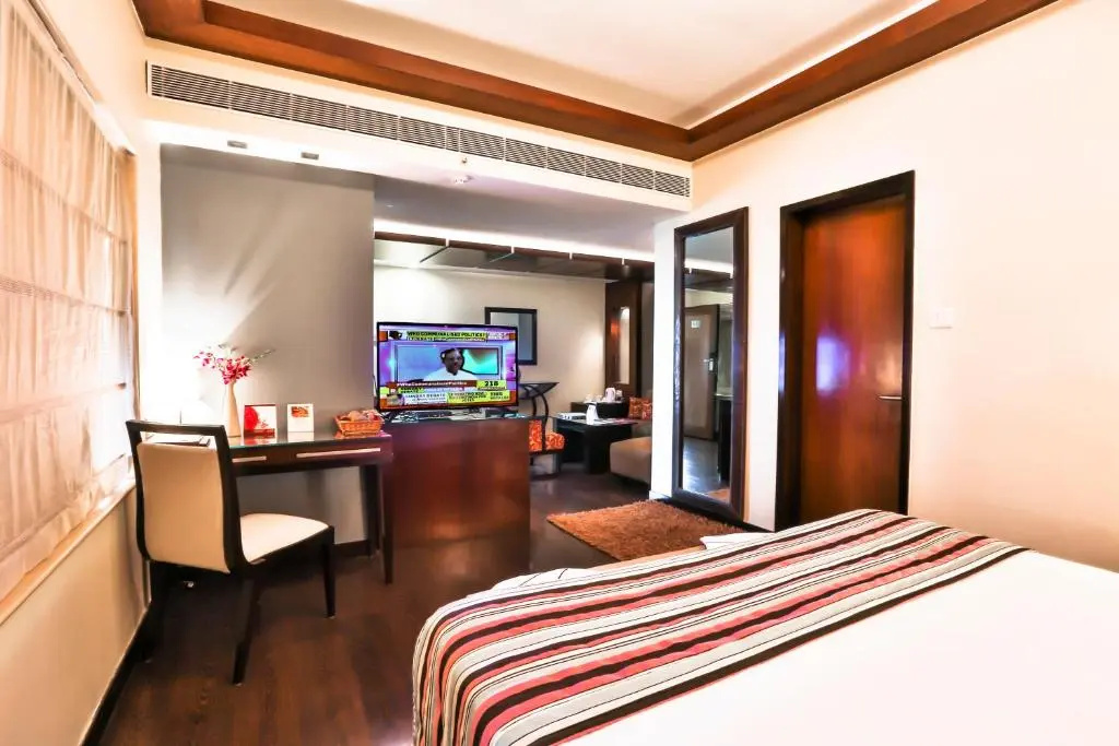 Executive Double room (full double bed)