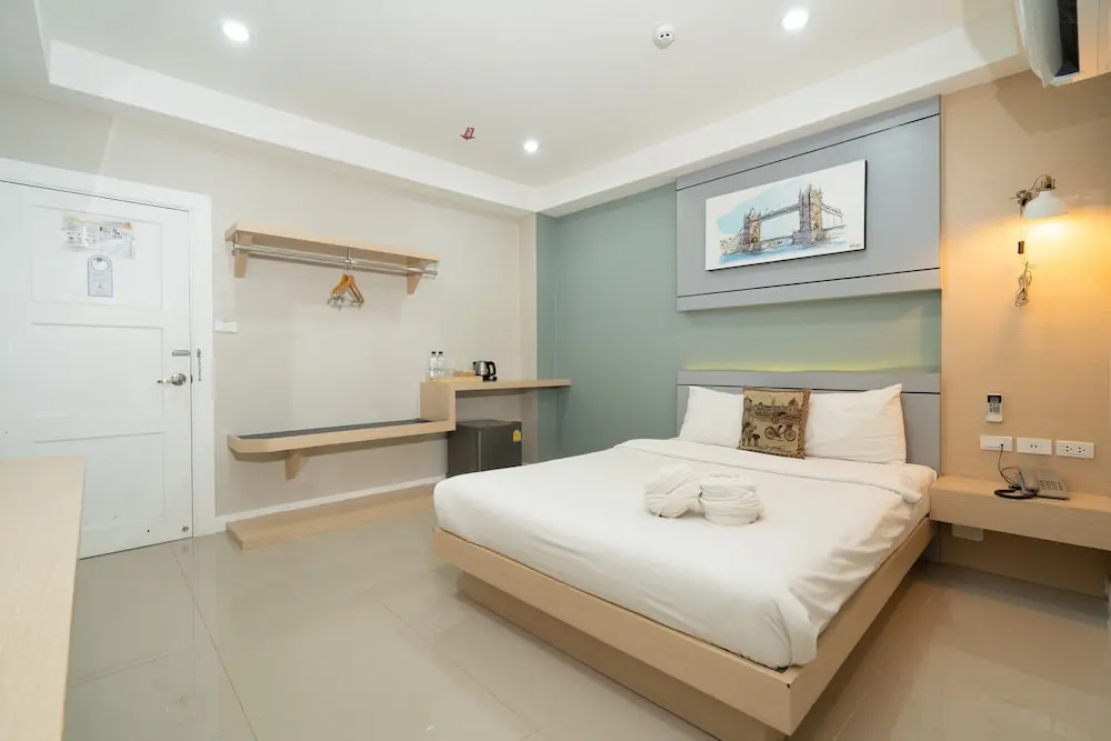 Standard Double room (full double bed)