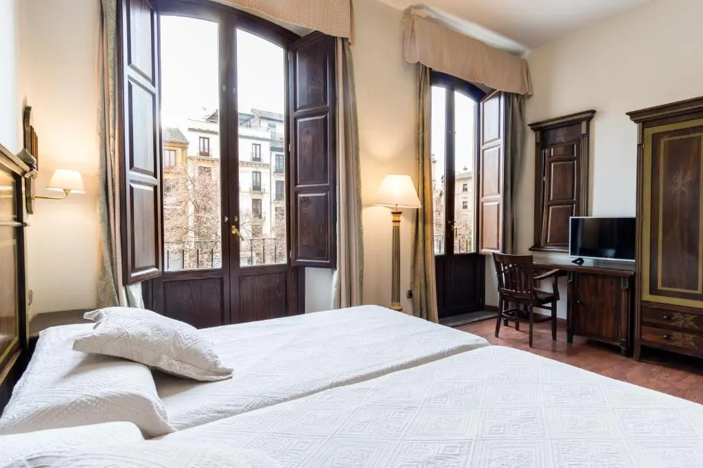 Superior Double room with city view (twin beds)