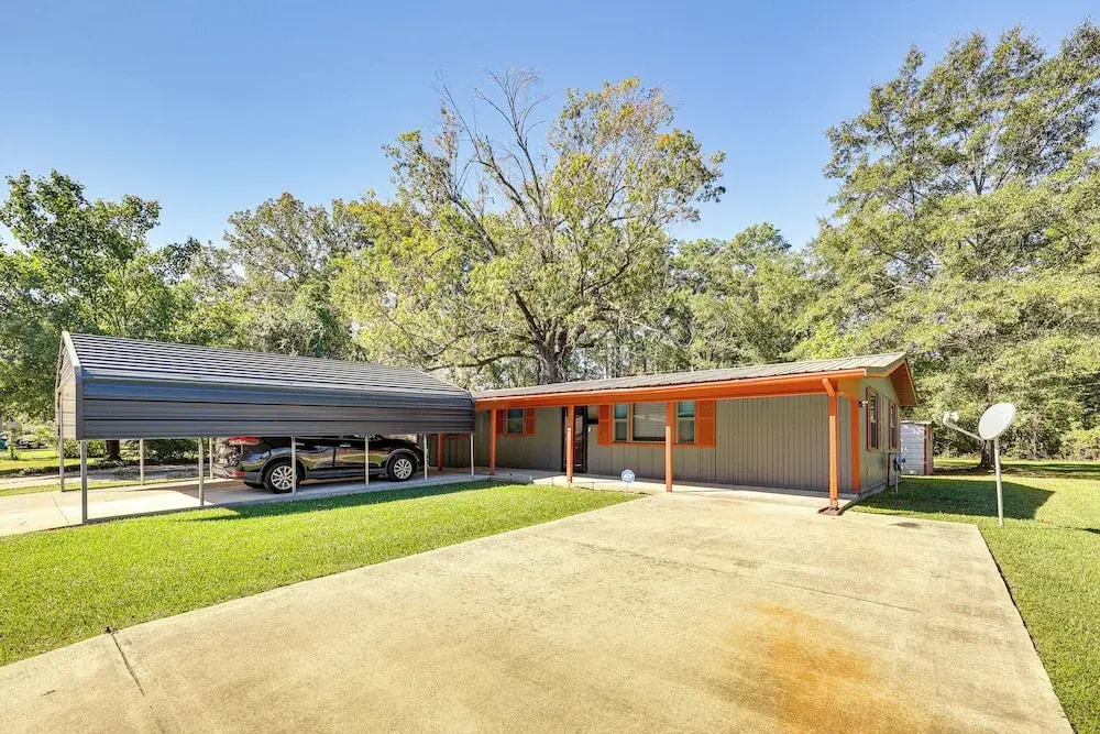 Hike, Golf & Fish: Pine Bluff Retreat
