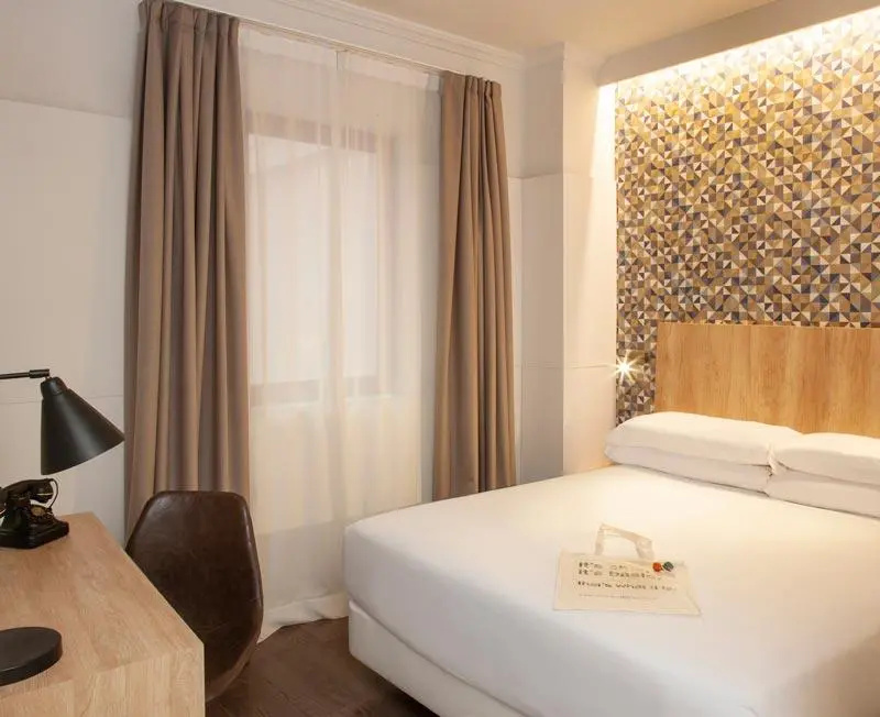 Standard Double room with balcony (full double bed)