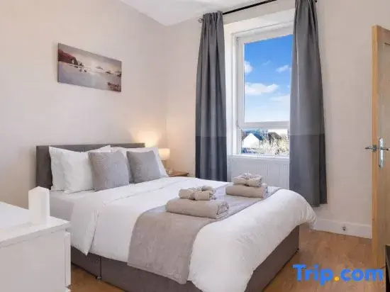 Portobello 2BR | En-Suite | 5 Min Walk to Beach