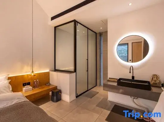 6 Bedrooms Suite with view