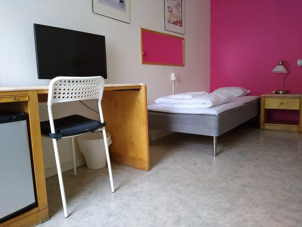 Economy room