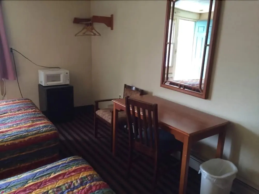 Economy Inn