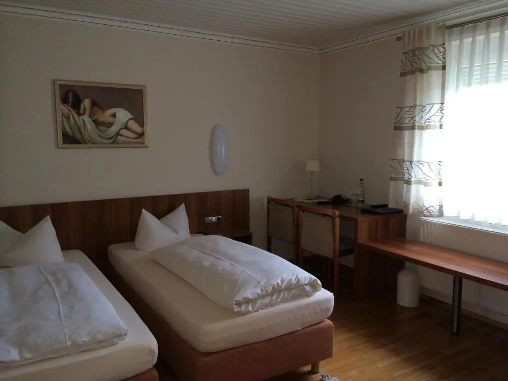 Hotel Vierjahreszeiten - Chambres
