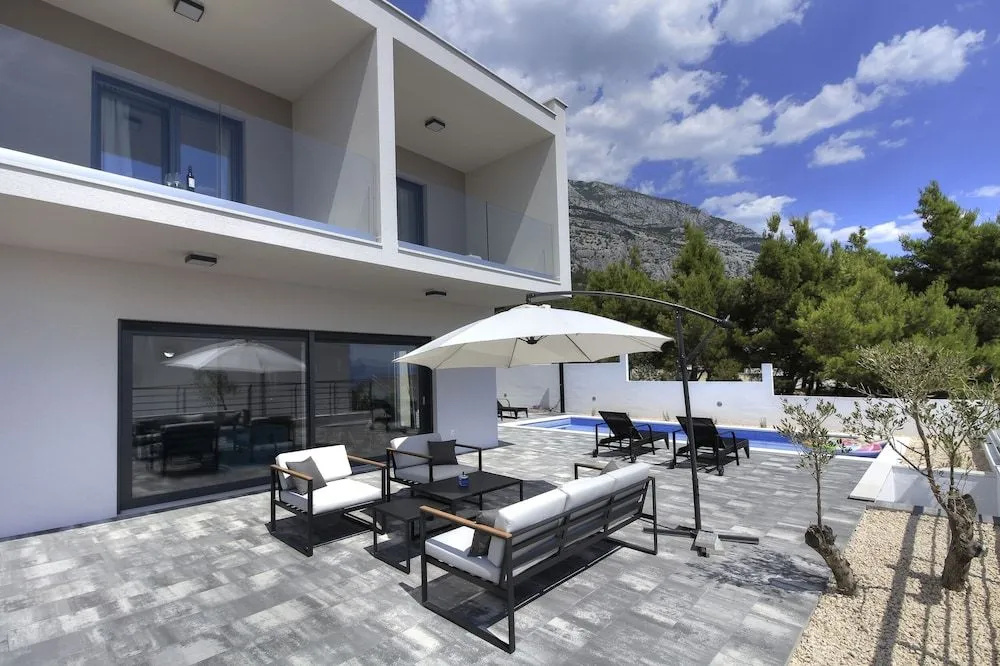 Villa Navis