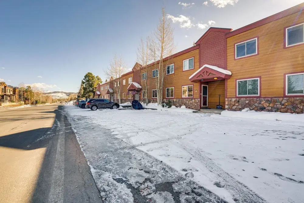 Dog-friendly Frisco Escape: Walk Downtown!