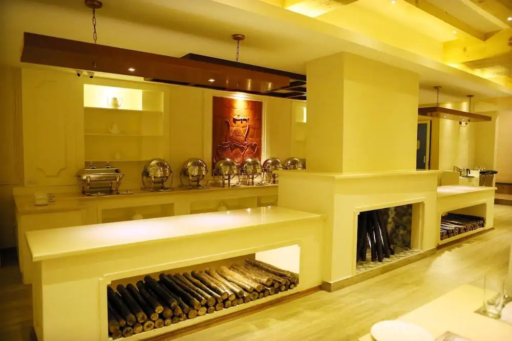 Food & Beverage