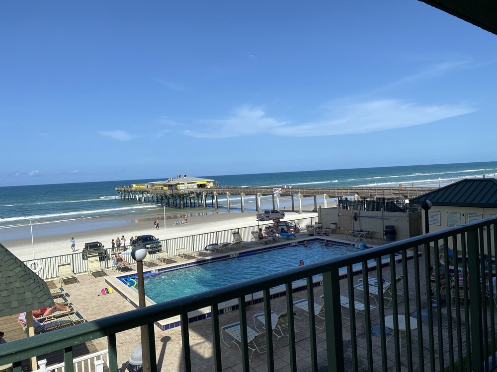 Beach & Waterfront