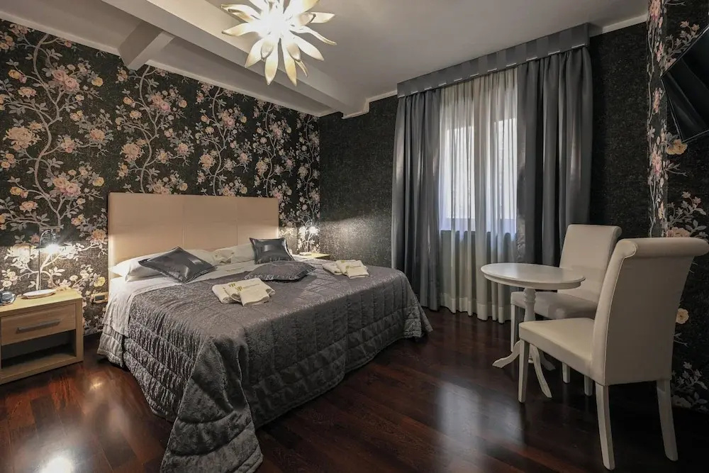Standard Double room (full double bed)