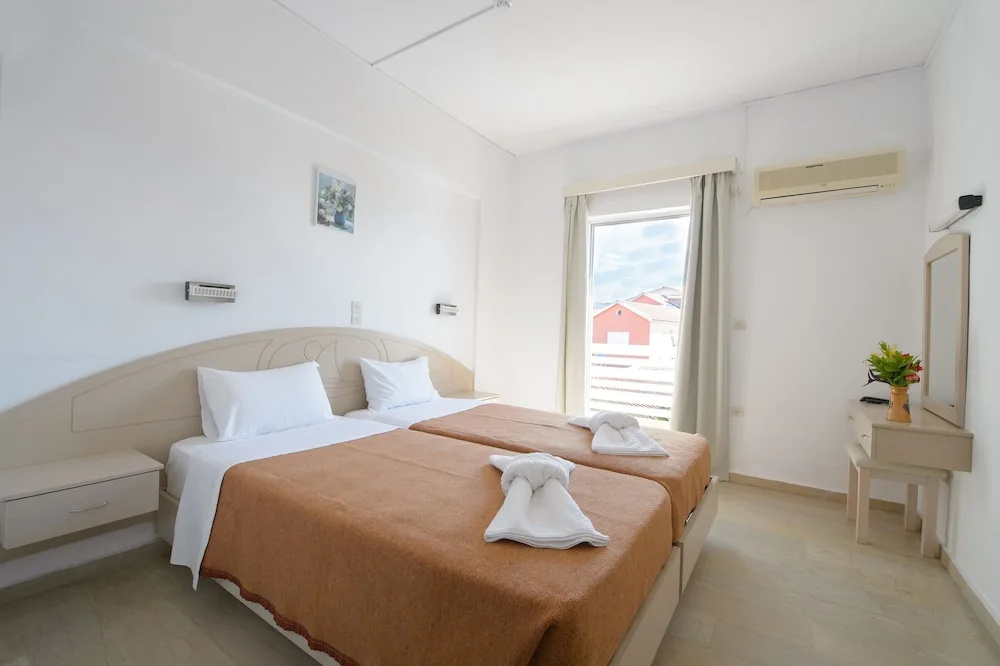 Economy Double room with balcony (full double bed)