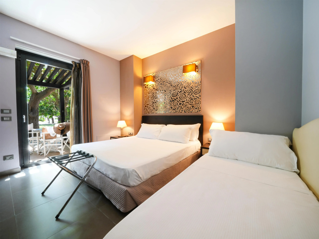 Standard Triple room