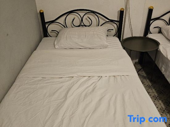 Bed in Dorm
