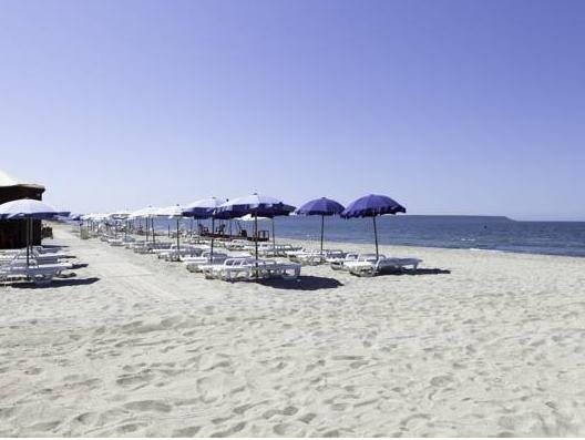 Beach & Waterfront