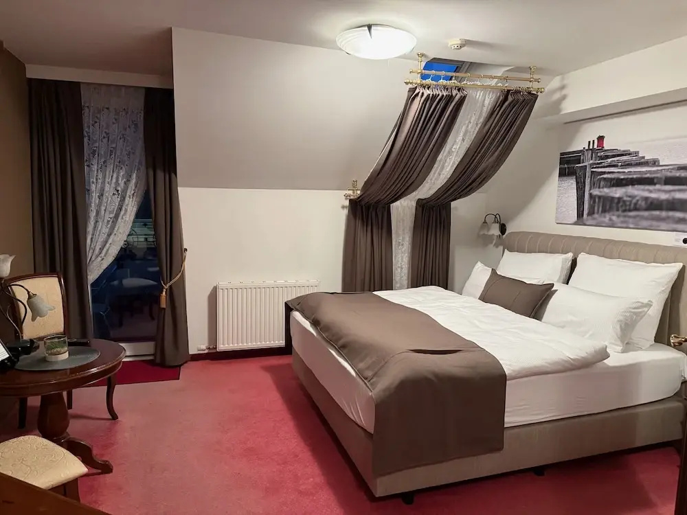 Royal room