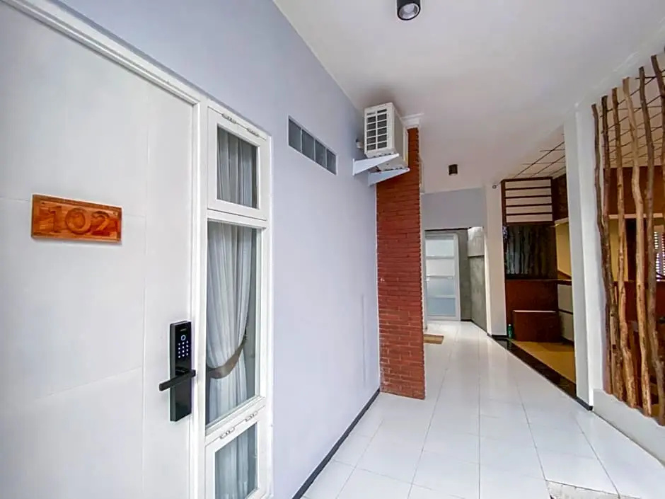 RedDoorz Syariah at Mitra Guest House