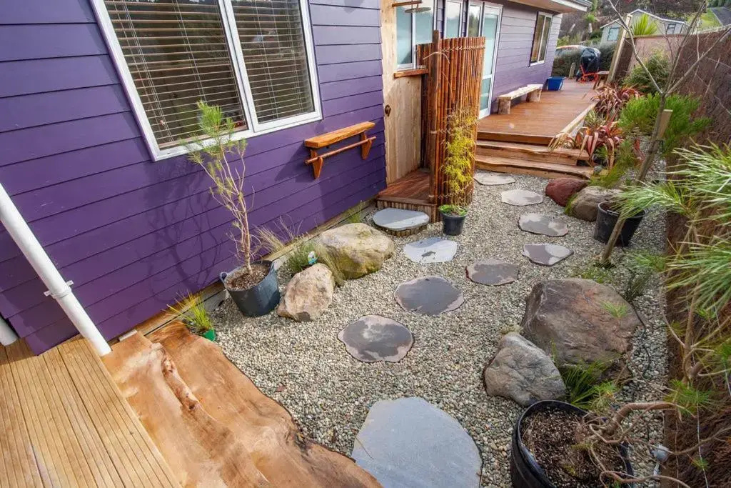 The Purple House - Ohakune Holiday Home with Spa Pool