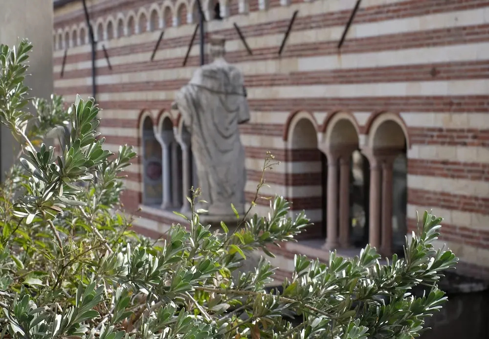 in Verona With 3 Bedrooms and 3 Bathrooms