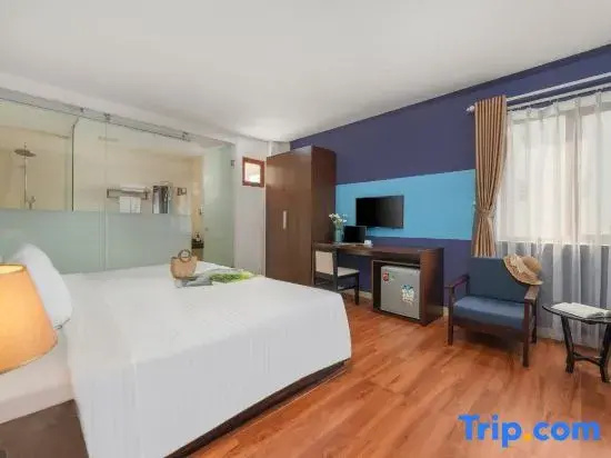 Deluxe Double room (full double bed)