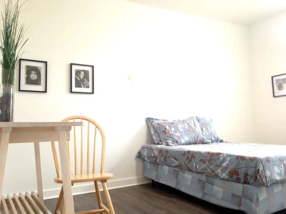 Economy room