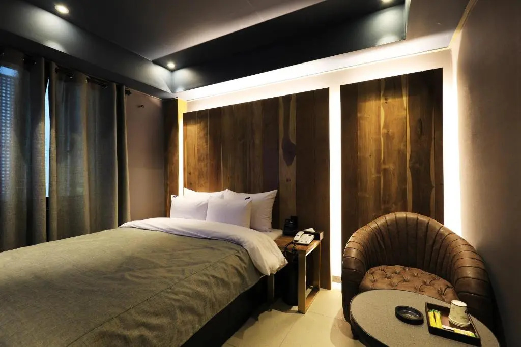 Economy room