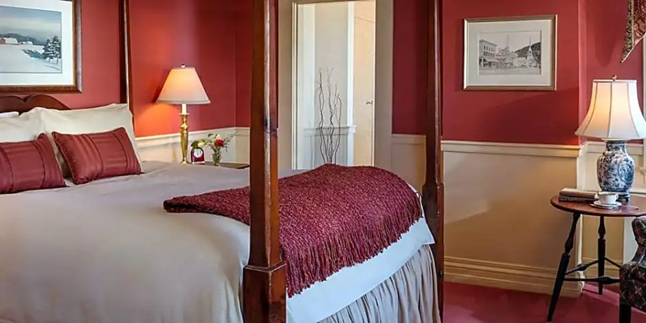 Standard Double room with balcony (full double bed)