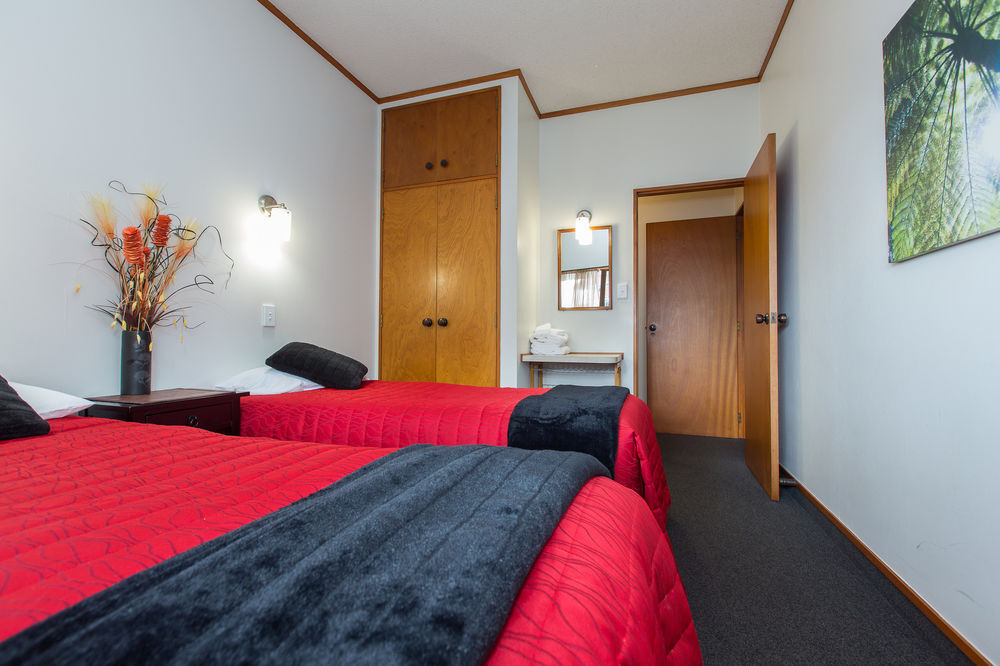 Summit Motor Lodge by null