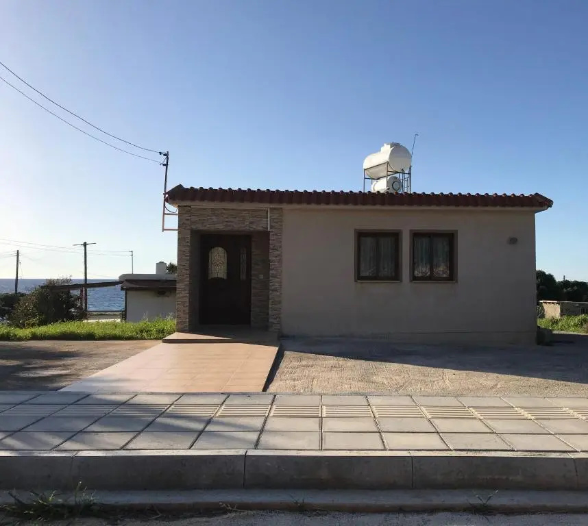 Pomos Small Sunny House