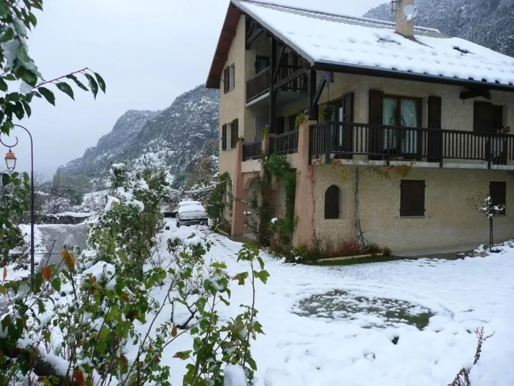 Apartment With one Bedroom in Saint-crepin, With Wonderful Mountain Vi