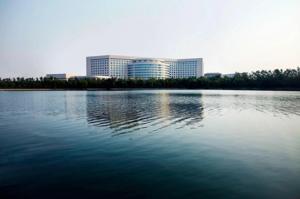 Renaissance Tianjin Lakeview Hotel - фото 40