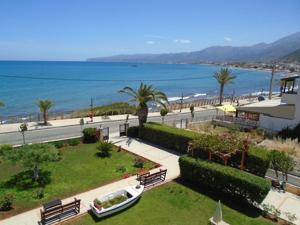 Beach & Waterfront