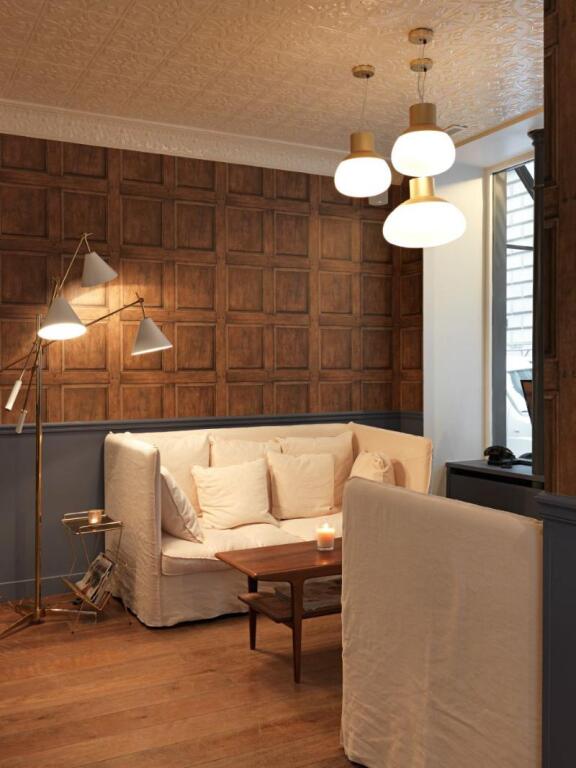Hotel Paradis Paris by null