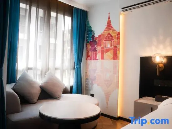 Superior Double room with balcony (full double bed)