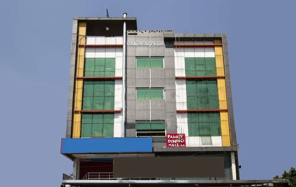OYO 8618 Mourya Grand