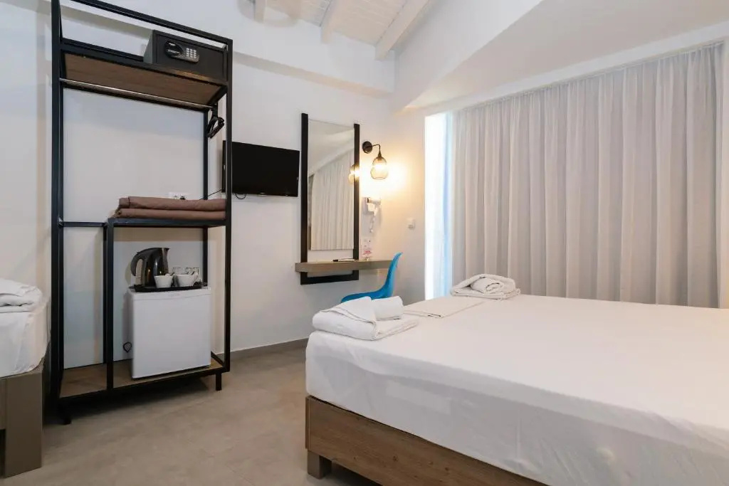 Standard Double room with sea view (full double bed)