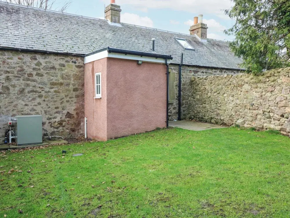 8 Barney Mains Cottage